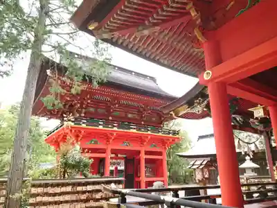 六所神社の山門・神門