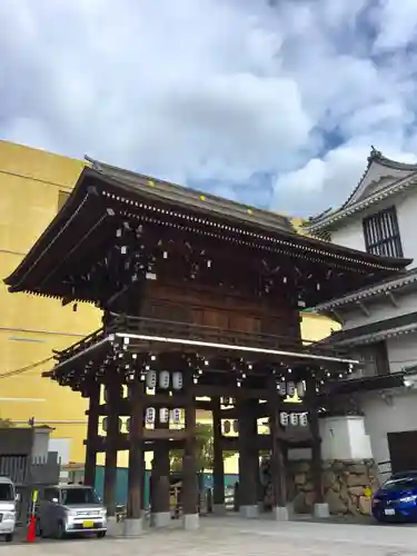 小倉祇園八坂神社の山門