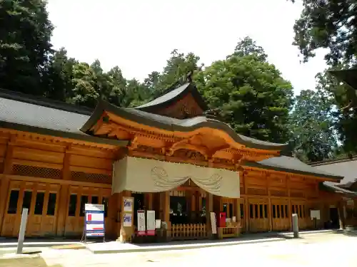 穂高神社本宮の{uncategorized: "未分類", other: "その他", undefined: "問題あり", building: "その他建物", grave: "お墓", sacred_gate: "鳥居", guardian: "狛犬", statue: "像", buddha: "仏像", history: "歴史", nature: "自然", garden: "庭園", animal: "動物", pagoda: "塔", temizu: "手水舎", mountain_gate: "山門・神門", sanctuary: "本殿・本堂", subordinate: "末社・摂社", art: "芸術", scenery: "景色", jizo: "地蔵", ema: "絵馬", goshuin: "御朱印", omikuji: "おみくじ", items: "授与品その他", amulet: "お守り", goshuincho: "御朱印帳", eats: "食事", festival: "お祭り", votive_dance: "神楽", shichigosan: "七五三参", wedding: "結婚式", experience: "体験その他", initially: "初詣", around: "周辺", anti_infection: "感染症対策"}