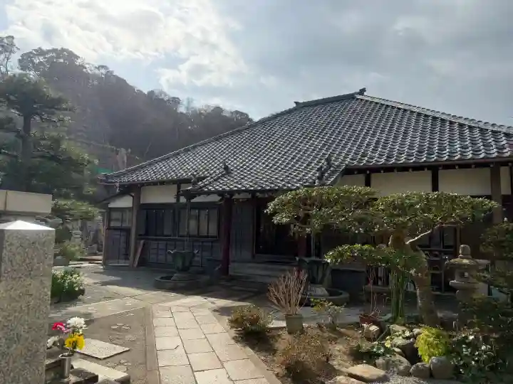 蓮乗院の{uncategorized: "未分類", other: "その他", undefined: "問題あり", building: "その他建物", grave: "お墓", sacred_gate: "鳥居", guardian: "狛犬", statue: "像", buddha: "仏像", history: "歴史", nature: "自然", garden: "庭園", animal: "動物", pagoda: "塔", temizu: "手水舎", mountain_gate: "山門・神門", sanctuary: "本殿・本堂", subordinate: "末社・摂社", art: "芸術", scenery: "景色", jizo: "地蔵", ema: "絵馬", goshuin: "御朱印", omikuji: "おみくじ", items: "授与品その他", amulet: "お守り", goshuincho: "御朱印帳", eats: "食事", festival: "お祭り", votive_dance: "神楽", shichigosan: "七五三参", wedding: "結婚式", experience: "体験その他", initially: "初詣", around: "周辺", anti_infection: "感染症対策"}