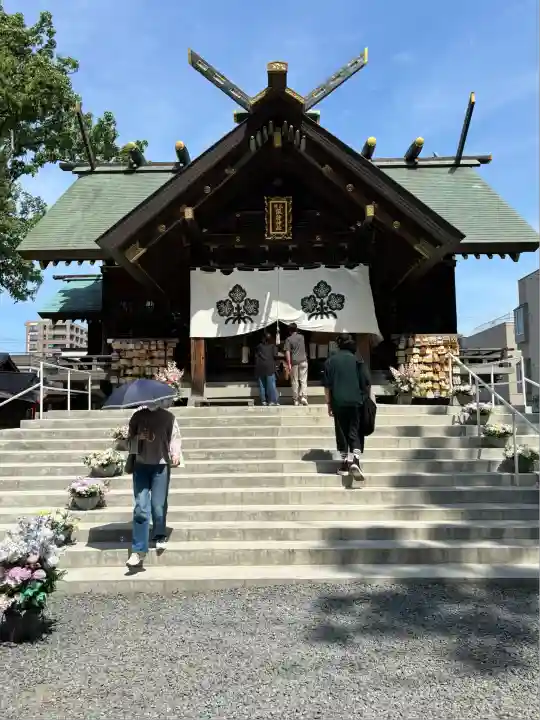 札幌諏訪神社の本殿・本堂