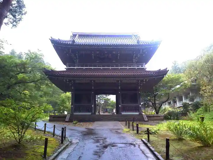 林泉寺の山門・神門