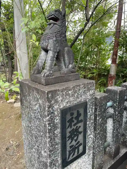 須賀神社の{uncategorized: "未分類", other: "その他", undefined: "問題あり", building: "その他建物", grave: "お墓", sacred_gate: "鳥居", guardian: "狛犬", statue: "像", buddha: "仏像", history: "歴史", nature: "自然", garden: "庭園", animal: "動物", pagoda: "塔", temizu: "手水舎", mountain_gate: "山門・神門", sanctuary: "本殿・本堂", subordinate: "末社・摂社", art: "芸術", scenery: "景色", jizo: "地蔵", ema: "絵馬", goshuin: "御朱印", omikuji: "おみくじ", items: "授与品その他", amulet: "お守り", goshuincho: "御朱印帳", eats: "食事", festival: "お祭り", votive_dance: "神楽", shichigosan: "七五三参", wedding: "結婚式", experience: "体験その他", initially: "初詣", around: "周辺", anti_infection: "感染症対策"}