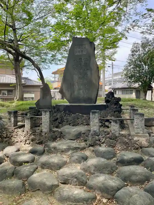 高城神社の{uncategorized: "未分類", other: "その他", undefined: "問題あり", building: "その他建物", grave: "お墓", sacred_gate: "鳥居", guardian: "狛犬", statue: "像", buddha: "仏像", history: "歴史", nature: "自然", garden: "庭園", animal: "動物", pagoda: "塔", temizu: "手水舎", mountain_gate: "山門・神門", sanctuary: "本殿・本堂", subordinate: "末社・摂社", art: "芸術", scenery: "景色", jizo: "地蔵", ema: "絵馬", goshuin: "御朱印", omikuji: "おみくじ", items: "授与品その他", amulet: "お守り", goshuincho: "御朱印帳", eats: "食事", festival: "お祭り", votive_dance: "神楽", shichigosan: "七五三参", wedding: "結婚式", experience: "体験その他", initially: "初詣", around: "周辺", anti_infection: "感染症対策"}