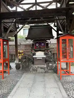 被官稲荷神社の本殿・本堂