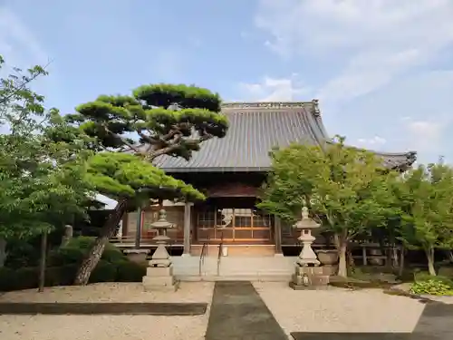 西覚寺の本殿・本堂