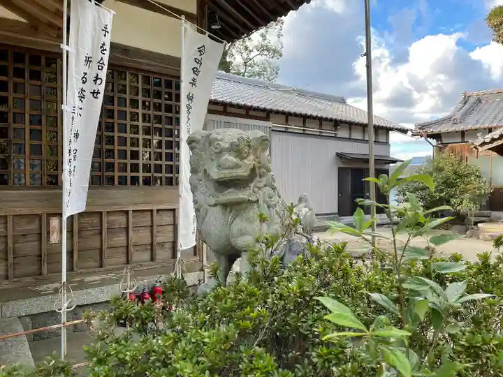 夜夫多神社の狛犬