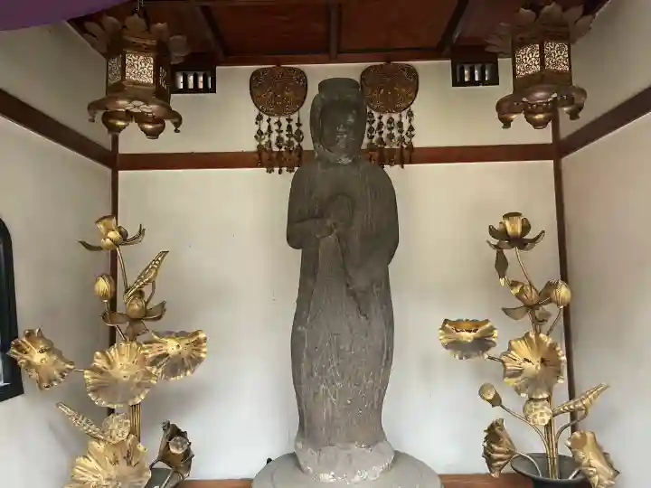 西向聖観世音菩薩の{uncategorized: "未分類", other: "その他", undefined: "問題あり", building: "その他建物", grave: "お墓", sacred_gate: "鳥居", guardian: "狛犬", statue: "像", buddha: "仏像", history: "歴史", nature: "自然", garden: "庭園", animal: "動物", pagoda: "塔", temizu: "手水舎", mountain_gate: "山門・神門", sanctuary: "本殿・本堂", subordinate: "末社・摂社", art: "芸術", scenery: "景色", jizo: "地蔵", ema: "絵馬", goshuin: "御朱印", omikuji: "おみくじ", items: "授与品その他", amulet: "お守り", goshuincho: "御朱印帳", eats: "食事", festival: "お祭り", votive_dance: "神楽", shichigosan: "七五三参", wedding: "結婚式", experience: "体験その他", initially: "初詣", around: "周辺", anti_infection: "感染症対策"}