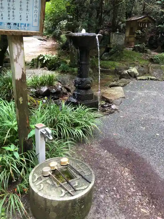 美奈宜神社の手水舎