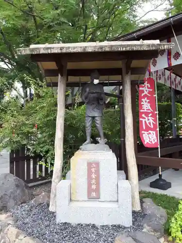 玉村八幡宮の像