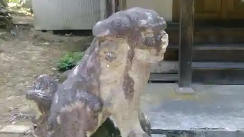 六座神社の狛犬