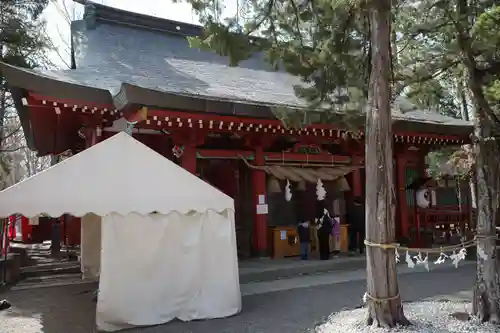 生島足島神社の本殿・本堂