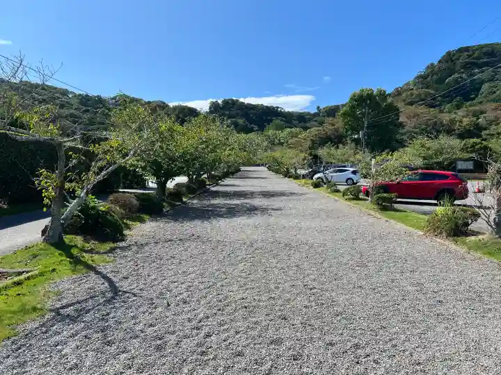 安房神社の{uncategorized: "未分類", other: "その他", undefined: "問題あり", building: "その他建物", grave: "お墓", sacred_gate: "鳥居", guardian: "狛犬", statue: "像", buddha: "仏像", history: "歴史", nature: "自然", garden: "庭園", animal: "動物", pagoda: "塔", temizu: "手水舎", mountain_gate: "山門・神門", sanctuary: "本殿・本堂", subordinate: "末社・摂社", art: "芸術", scenery: "景色", jizo: "地蔵", ema: "絵馬", goshuin: "御朱印", omikuji: "おみくじ", items: "授与品その他", amulet: "お守り", goshuincho: "御朱印帳", eats: "食事", festival: "お祭り", votive_dance: "神楽", shichigosan: "七五三参", wedding: "結婚式", experience: "体験その他", initially: "初詣", around: "周辺", anti_infection: "感染症対策"}