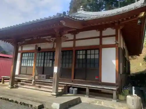 長尾護国寺の本殿