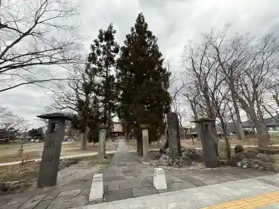 出羽国分寺薬師堂の{uncategorized: "未分類", other: "その他", undefined: "問題あり", building: "その他建物", grave: "お墓", sacred_gate: "鳥居", guardian: "狛犬", statue: "像", buddha: "仏像", history: "歴史", nature: "自然", garden: "庭園", animal: "動物", pagoda: "塔", temizu: "手水舎", mountain_gate: "山門・神門", sanctuary: "本殿・本堂", subordinate: "末社・摂社", art: "芸術", scenery: "景色", jizo: "地蔵", ema: "絵馬", goshuin: "御朱印", omikuji: "おみくじ", items: "授与品その他", amulet: "お守り", goshuincho: "御朱印帳", eats: "食事", festival: "お祭り", votive_dance: "神楽", shichigosan: "七五三参", wedding: "結婚式", experience: "体験その他", initially: "初詣", around: "周辺", anti_infection: "感染症対策"}