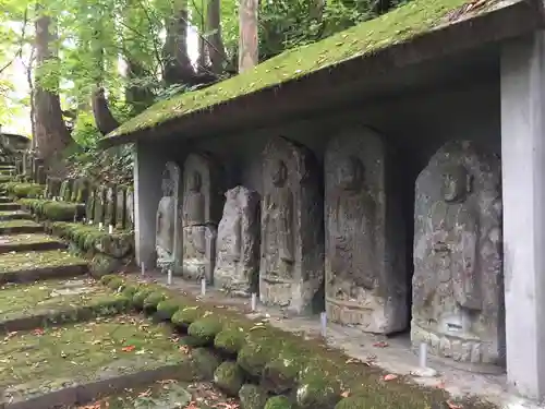 雄山神社中宮祈願殿の地蔵