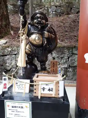 日光二荒山神社の像