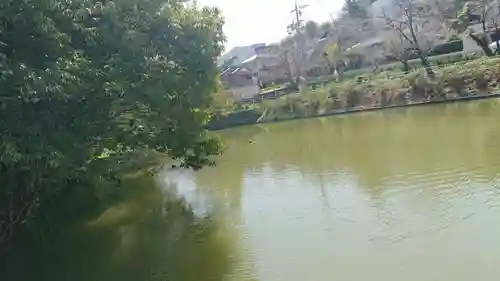 六所神社の庭園