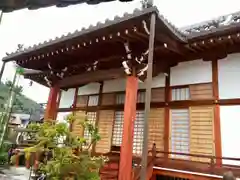 西光寺の本殿