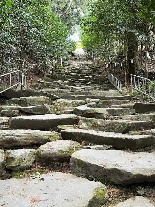東霧島神社の{uncategorized: "未分類", other: "その他", undefined: "問題あり", building: "その他建物", grave: "お墓", sacred_gate: "鳥居", guardian: "狛犬", statue: "像", buddha: "仏像", history: "歴史", nature: "自然", garden: "庭園", animal: "動物", pagoda: "塔", temizu: "手水舎", mountain_gate: "山門・神門", sanctuary: "本殿・本堂", subordinate: "末社・摂社", art: "芸術", scenery: "景色", jizo: "地蔵", ema: "絵馬", goshuin: "御朱印", omikuji: "おみくじ", items: "授与品その他", amulet: "お守り", goshuincho: "御朱印帳", eats: "食事", festival: "お祭り", votive_dance: "神楽", shichigosan: "七五三参", wedding: "結婚式", experience: "体験その他", initially: "初詣", around: "周辺", anti_infection: "感染症対策"}