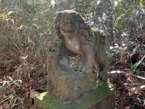 皇産靈神社の狛犬