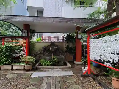 三崎稲荷神社の手水舎