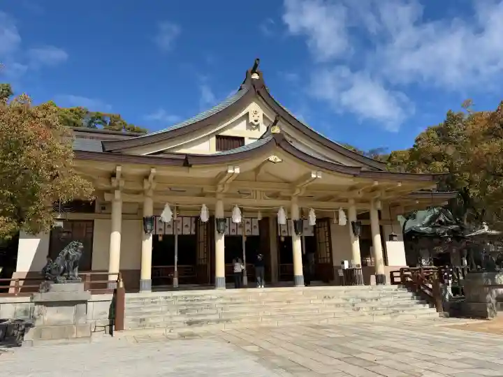 湊川神社の{uncategorized: "未分類", other: "その他", undefined: "問題あり", building: "その他建物", grave: "お墓", sacred_gate: "鳥居", guardian: "狛犬", statue: "像", buddha: "仏像", history: "歴史", nature: "自然", garden: "庭園", animal: "動物", pagoda: "塔", temizu: "手水舎", mountain_gate: "山門・神門", sanctuary: "本殿・本堂", subordinate: "末社・摂社", art: "芸術", scenery: "景色", jizo: "地蔵", ema: "絵馬", goshuin: "御朱印", omikuji: "おみくじ", items: "授与品その他", amulet: "お守り", goshuincho: "御朱印帳", eats: "食事", festival: "お祭り", votive_dance: "神楽", shichigosan: "七五三参", wedding: "結婚式", experience: "体験その他", initially: "初詣", around: "周辺", anti_infection: "感染症対策"}