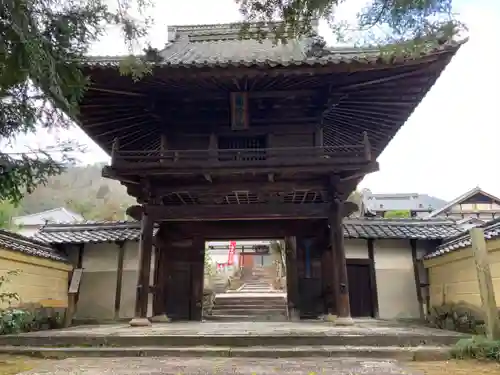 天猷寺の山門