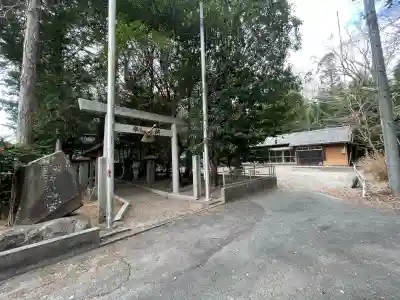 清水神社の{uncategorized: "未分類", other: "その他", undefined: "問題あり", building: "その他建物", grave: "お墓", sacred_gate: "鳥居", guardian: "狛犬", statue: "像", buddha: "仏像", history: "歴史", nature: "自然", garden: "庭園", animal: "動物", pagoda: "塔", temizu: "手水舎", mountain_gate: "山門・神門", sanctuary: "本殿・本堂", subordinate: "末社・摂社", art: "芸術", scenery: "景色", jizo: "地蔵", ema: "絵馬", goshuin: "御朱印", omikuji: "おみくじ", items: "授与品その他", amulet: "お守り", goshuincho: "御朱印帳", eats: "食事", festival: "お祭り", votive_dance: "神楽", shichigosan: "七五三参", wedding: "結婚式", experience: "体験その他", initially: "初詣", around: "周辺", anti_infection: "感染症対策"}