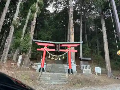 槻井泉神社の{uncategorized: "未分類", other: "その他", undefined: "問題あり", building: "その他建物", grave: "お墓", sacred_gate: "鳥居", guardian: "狛犬", statue: "像", buddha: "仏像", history: "歴史", nature: "自然", garden: "庭園", animal: "動物", pagoda: "塔", temizu: "手水舎", mountain_gate: "山門・神門", sanctuary: "本殿・本堂", subordinate: "末社・摂社", art: "芸術", scenery: "景色", jizo: "地蔵", ema: "絵馬", goshuin: "御朱印", omikuji: "おみくじ", items: "授与品その他", amulet: "お守り", goshuincho: "御朱印帳", eats: "食事", festival: "お祭り", votive_dance: "神楽", shichigosan: "七五三参", wedding: "結婚式", experience: "体験その他", initially: "初詣", around: "周辺", anti_infection: "感染症対策"}