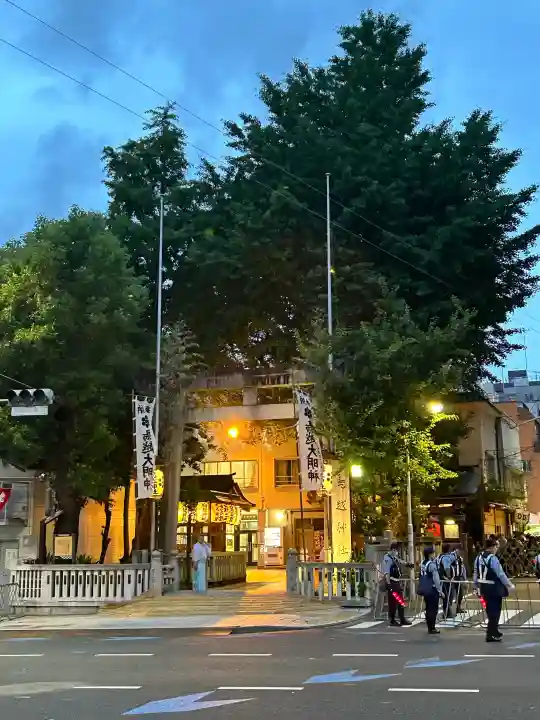 鳥越神社の{uncategorized: "未分類", other: "その他", undefined: "問題あり", building: "その他建物", grave: "お墓", sacred_gate: "鳥居", guardian: "狛犬", statue: "像", buddha: "仏像", history: "歴史", nature: "自然", garden: "庭園", animal: "動物", pagoda: "塔", temizu: "手水舎", mountain_gate: "山門・神門", sanctuary: "本殿・本堂", subordinate: "末社・摂社", art: "芸術", scenery: "景色", jizo: "地蔵", ema: "絵馬", goshuin: "御朱印", omikuji: "おみくじ", items: "授与品その他", amulet: "お守り", goshuincho: "御朱印帳", eats: "食事", festival: "お祭り", votive_dance: "神楽", shichigosan: "七五三参", wedding: "結婚式", experience: "体験その他", initially: "初詣", around: "周辺", anti_infection: "感染症対策"}