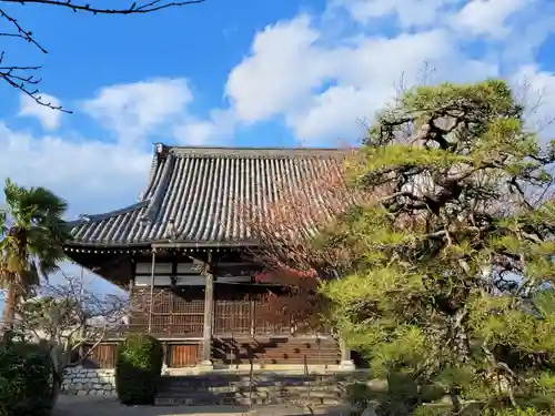 東南寺の本殿