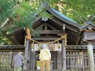 諏訪大社上社前宮の本殿・本堂