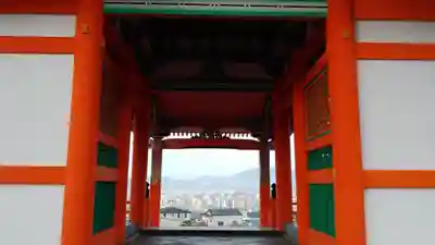 清水寺の山門・神門