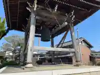 徳善寺の{uncategorized: "未分類", other: "その他", undefined: "問題あり", building: "その他建物", grave: "お墓", sacred_gate: "鳥居", guardian: "狛犬", statue: "像", buddha: "仏像", history: "歴史", nature: "自然", garden: "庭園", animal: "動物", pagoda: "塔", temizu: "手水舎", mountain_gate: "山門・神門", sanctuary: "本殿・本堂", subordinate: "末社・摂社", art: "芸術", scenery: "景色", jizo: "地蔵", ema: "絵馬", goshuin: "御朱印", omikuji: "おみくじ", items: "授与品その他", amulet: "お守り", goshuincho: "御朱印帳", eats: "食事", festival: "お祭り", votive_dance: "神楽", shichigosan: "七五三参", wedding: "結婚式", experience: "体験その他", initially: "初詣", around: "周辺", anti_infection: "感染症対策"}