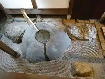 両足院の手水舎