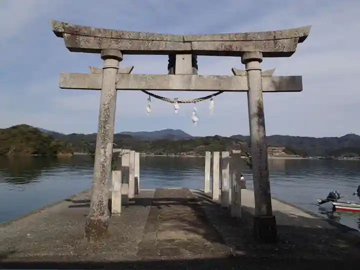 鳴無神社の鳥居