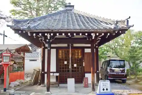 西園寺の本殿