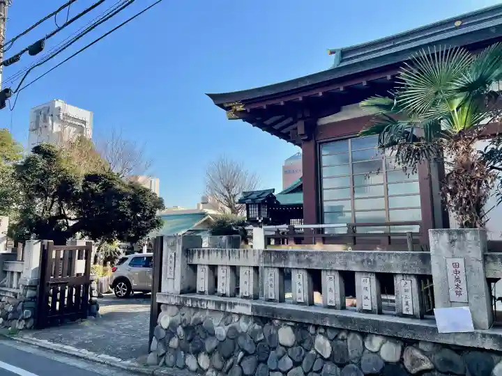 新宿下落合氷川神社の{uncategorized: "未分類", other: "その他", undefined: "問題あり", building: "その他建物", grave: "お墓", sacred_gate: "鳥居", guardian: "狛犬", statue: "像", buddha: "仏像", history: "歴史", nature: "自然", garden: "庭園", animal: "動物", pagoda: "塔", temizu: "手水舎", mountain_gate: "山門・神門", sanctuary: "本殿・本堂", subordinate: "末社・摂社", art: "芸術", scenery: "景色", jizo: "地蔵", ema: "絵馬", goshuin: "御朱印", omikuji: "おみくじ", items: "授与品その他", amulet: "お守り", goshuincho: "御朱印帳", eats: "食事", festival: "お祭り", votive_dance: "神楽", shichigosan: "七五三参", wedding: "結婚式", experience: "体験その他", initially: "初詣", around: "周辺", anti_infection: "感染症対策"}