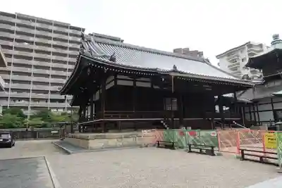 鶴満寺の本殿・本堂