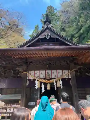 新倉富士浅間神社の{uncategorized: "未分類", other: "その他", undefined: "問題あり", building: "その他建物", grave: "お墓", sacred_gate: "鳥居", guardian: "狛犬", statue: "像", buddha: "仏像", history: "歴史", nature: "自然", garden: "庭園", animal: "動物", pagoda: "塔", temizu: "手水舎", mountain_gate: "山門・神門", sanctuary: "本殿・本堂", subordinate: "末社・摂社", art: "芸術", scenery: "景色", jizo: "地蔵", ema: "絵馬", goshuin: "御朱印", omikuji: "おみくじ", items: "授与品その他", amulet: "お守り", goshuincho: "御朱印帳", eats: "食事", festival: "お祭り", votive_dance: "神楽", shichigosan: "七五三参", wedding: "結婚式", experience: "体験その他", initially: "初詣", around: "周辺", anti_infection: "感染症対策"}