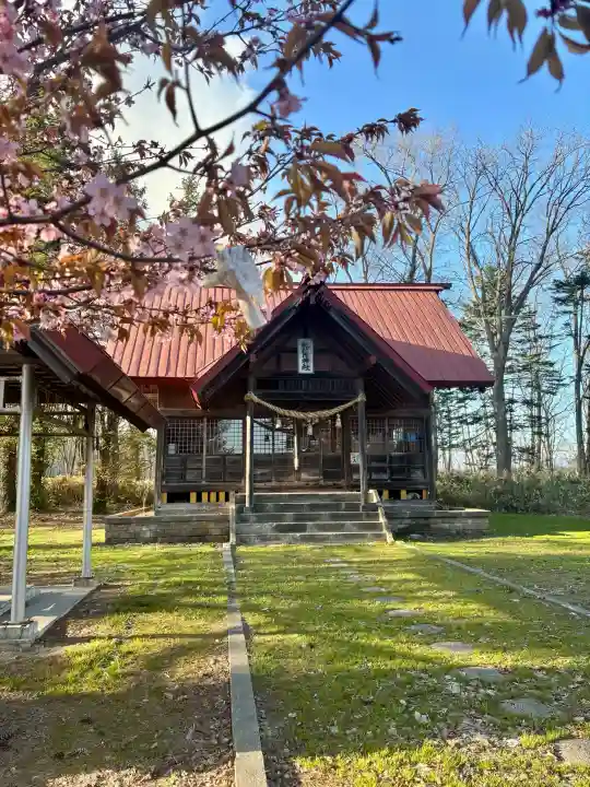 札比内神社の{uncategorized: "未分類", other: "その他", undefined: "問題あり", building: "その他建物", grave: "お墓", sacred_gate: "鳥居", guardian: "狛犬", statue: "像", buddha: "仏像", history: "歴史", nature: "自然", garden: "庭園", animal: "動物", pagoda: "塔", temizu: "手水舎", mountain_gate: "山門・神門", sanctuary: "本殿・本堂", subordinate: "末社・摂社", art: "芸術", scenery: "景色", jizo: "地蔵", ema: "絵馬", goshuin: "御朱印", omikuji: "おみくじ", items: "授与品その他", amulet: "お守り", goshuincho: "御朱印帳", eats: "食事", festival: "お祭り", votive_dance: "神楽", shichigosan: "七五三参", wedding: "結婚式", experience: "体験その他", initially: "初詣", around: "周辺", anti_infection: "感染症対策"}