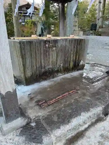 諏訪大社上社前宮の{uncategorized: "未分類", other: "その他", undefined: "問題あり", building: "その他建物", grave: "お墓", sacred_gate: "鳥居", guardian: "狛犬", statue: "像", buddha: "仏像", history: "歴史", nature: "自然", garden: "庭園", animal: "動物", pagoda: "塔", temizu: "手水舎", mountain_gate: "山門・神門", sanctuary: "本殿・本堂", subordinate: "末社・摂社", art: "芸術", scenery: "景色", jizo: "地蔵", ema: "絵馬", goshuin: "御朱印", omikuji: "おみくじ", items: "授与品その他", amulet: "お守り", goshuincho: "御朱印帳", eats: "食事", festival: "お祭り", votive_dance: "神楽", shichigosan: "七五三参", wedding: "結婚式", experience: "体験その他", initially: "初詣", around: "周辺", anti_infection: "感染症対策"}