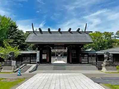札幌護國神社の山門・神門