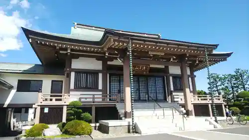 泉蔵寺の本殿・本堂