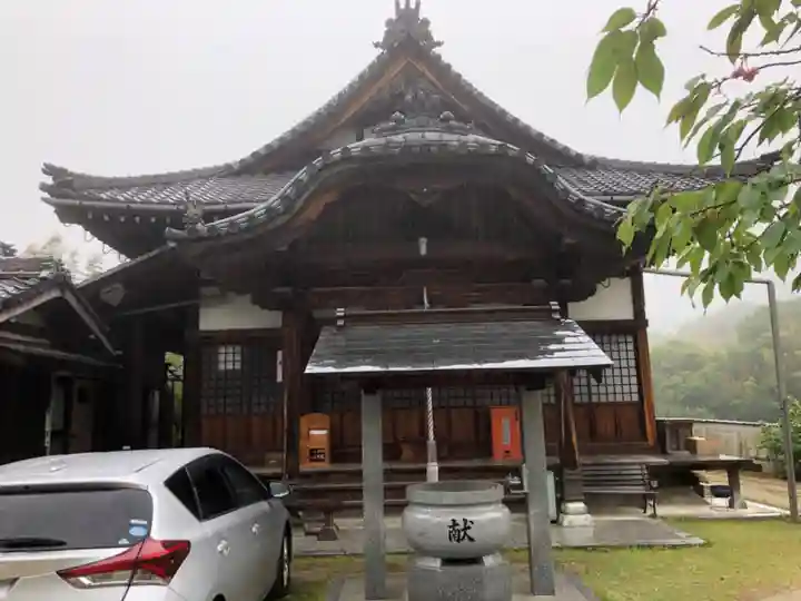 医座寺の本殿・本堂