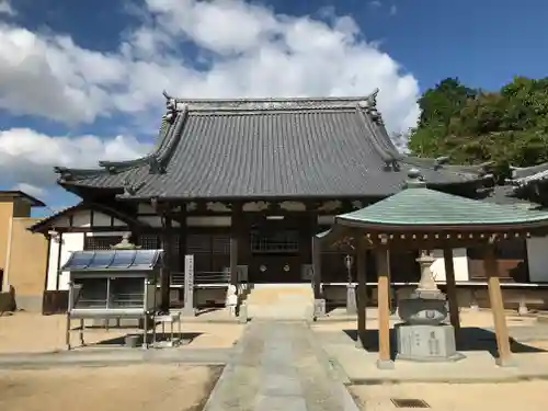 国分寺の本殿・本堂