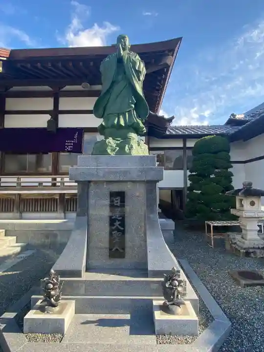 本光寺の像