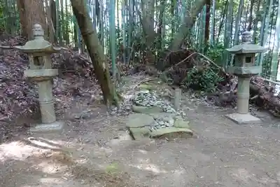 高田山口神社の塔