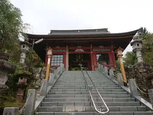 武蔵御嶽神社の山門・神門